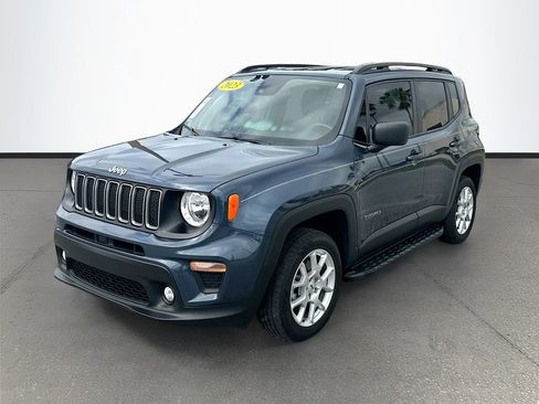 Used 2023 Jeep Renegade Latitude w/ Premium Group AWD/4WD image 3