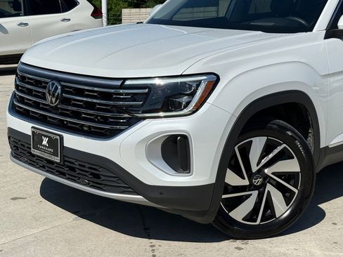 Used 2024 Volkswagen Atlas SEL AWD/4WD image 2