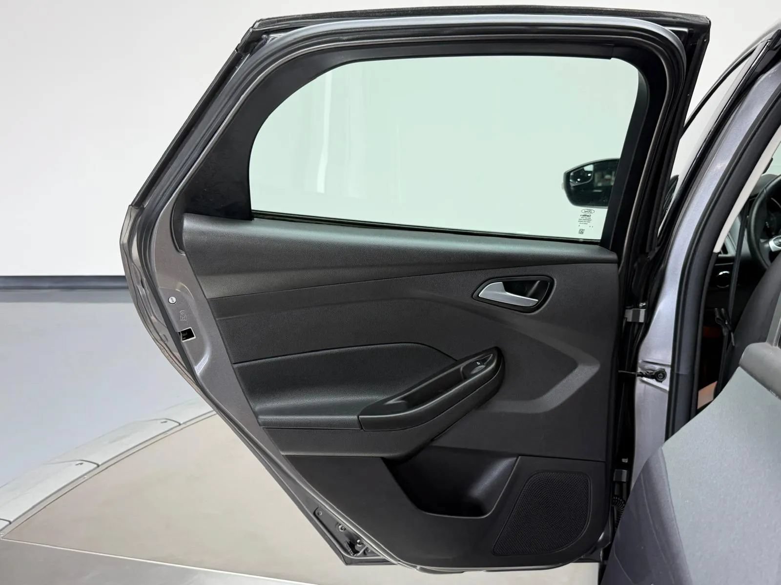 Used 2014 Ford Focus SE FWD image 15