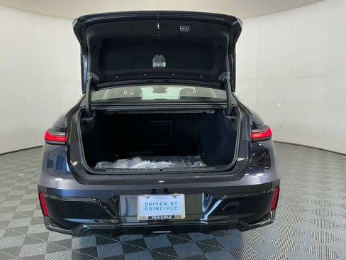 New 2026 BMW 740i RWD image 5