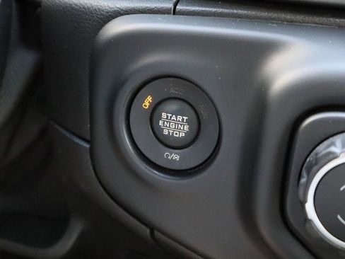 Used 2020 Jeep Wrangler Unlimited Sahara AWD/4WD image 20