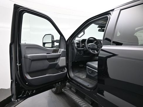 New 2025 Ford F250 Lariat w/ Lariat Ultimate Package image 8