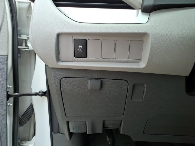Used 2020 Toyota Sienna L FWD image 14