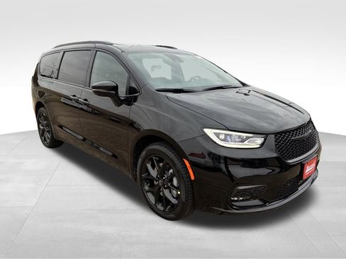 New 2026 Chrysler Pacifica Select image 8