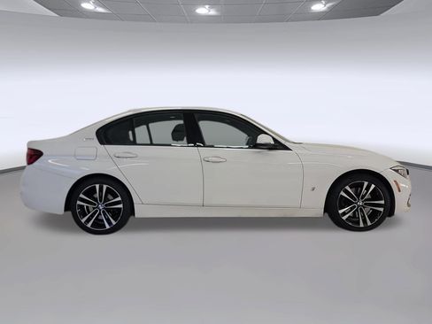 Used 2018 BMW 330e w/ Convenience Package RWD image 6