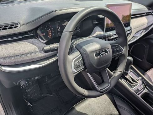 Used 2024 Jeep Compass Latitude AWD/4WD image 14