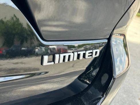 Certified 2025 Jeep Grand Cherokee Limited w/ Trailer Tow Package AWD/4WD image 34