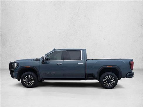 Used 2025 GMC Sierra 2500 Denali Ultimate w/ Max Trailering Package AWD/4WD image 7