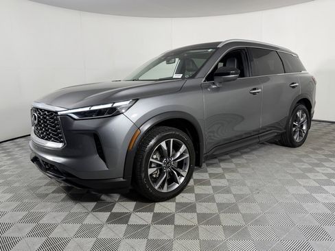 Used 2023 INFINITI QX60 Luxe image 3