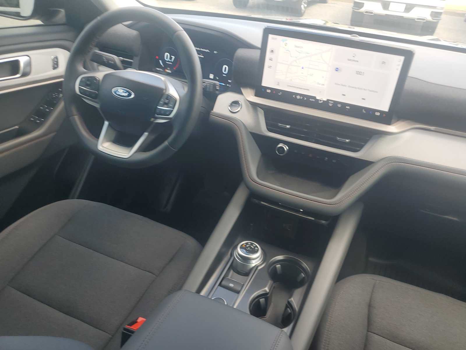Used 2025 Ford Explorer Active RWD image 18