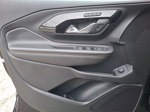 Used 2022 GMC Terrain AT4 image 12