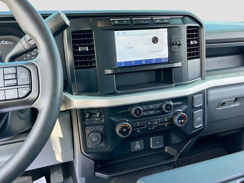 Used 2024 Ford F250 XL w/ STX Appearance Package AWD/4WD image 14