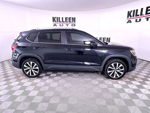 Used 2024 Volkswagen Taos SE image 8