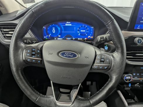 Used 2020 Ford Escape Titanium w/ Titanium Premium Package 2.0 AWD/4WD image 17