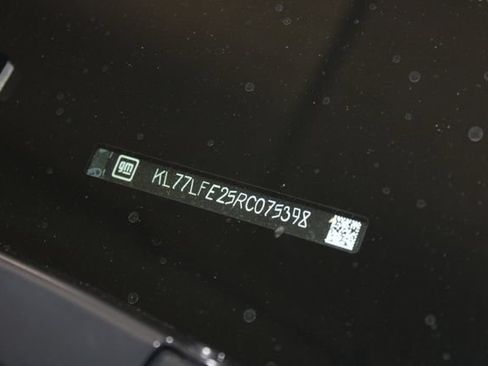 Used 2024 Chevrolet Trax LS FWD image 32