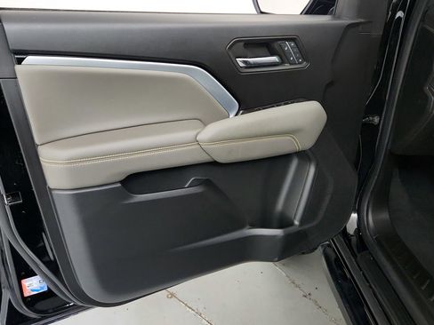 Certified 2024 Chevrolet Colorado ZR2 w/ ZR2 Convenience Package III AWD/4WD image 17