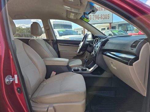 Used 2011 Kia Sorento EX image 16