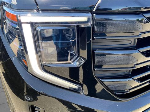Used 2023 GMC Sierra 1500 Elevation AWD/4WD image 26
