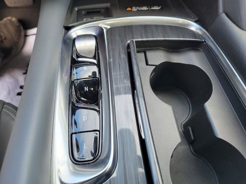 Used 2024 Buick Enclave Premium image 19