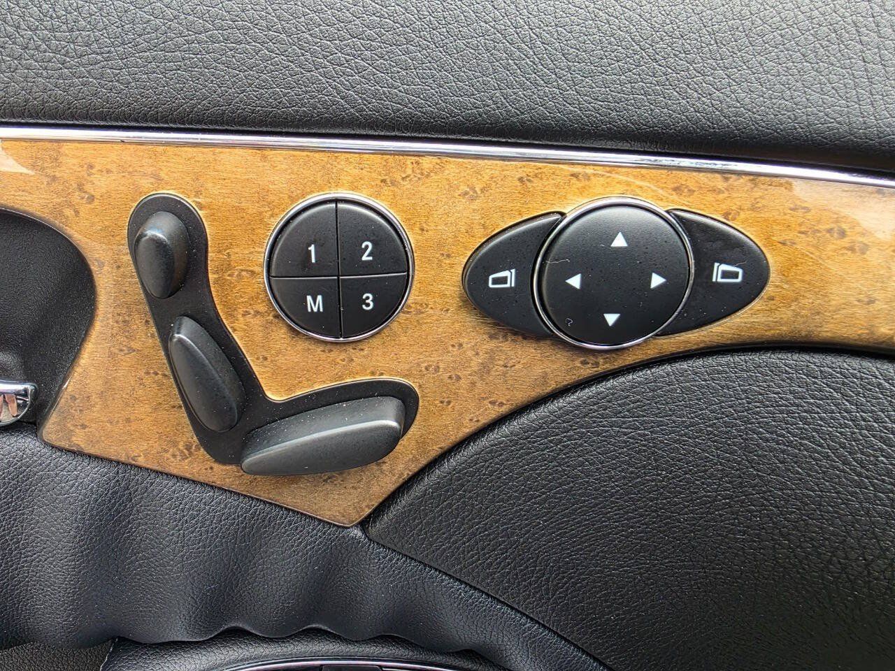 Used 2008 Mercedes-Benz E 550 Sedan image 10