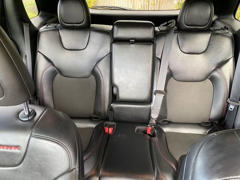 Used 2021 Jeep Cherokee Trailhawk w/ Technology Group image 17