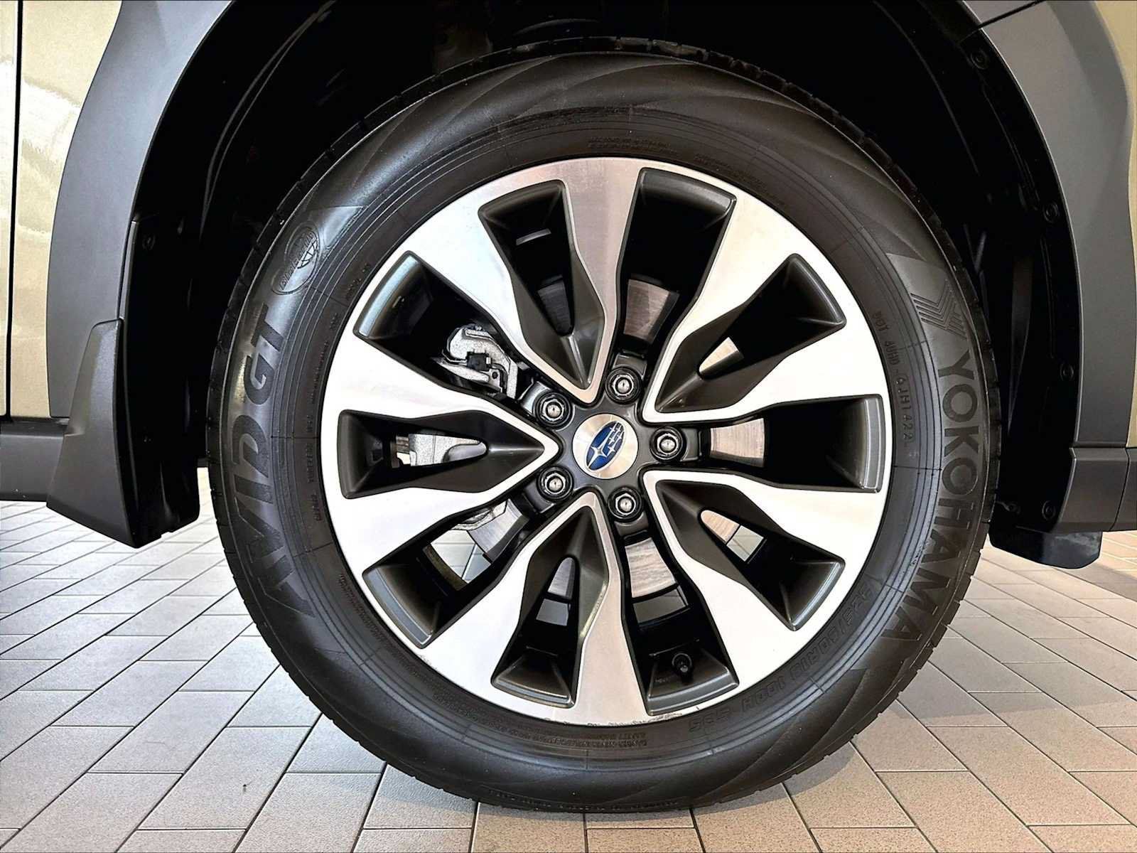 Used 2023 Subaru Outback Touring AWD/4WD image 14