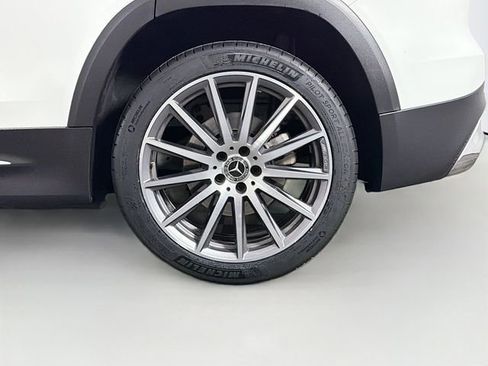 Used 2021 Mercedes-Benz GLB 250 4MATIC image 32