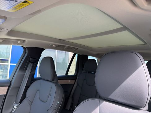 New 2026 Volvo XC90 T8 Plus w/ Protection Package Premier AWD/4WD image 17