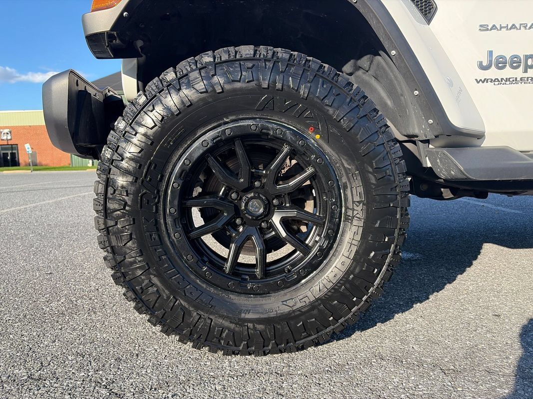 Used 2021 Jeep Wrangler Unlimited Sahara w/ Uconnect 4C Nav & Sound Group AWD/4WD image 28