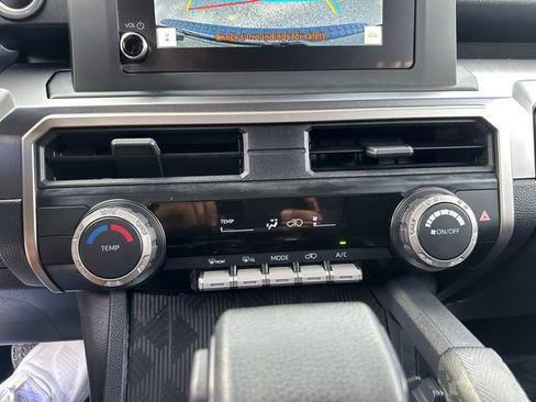 Certified 2025 Toyota 4Runner SR5 AWD/4WD image 40