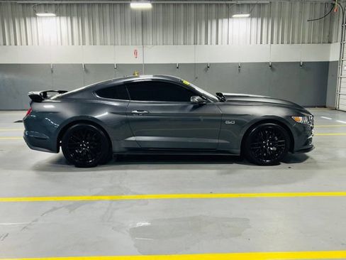 Used 2017 Ford Mustang GT Premium w/ GT Performance Package RWD image 17
