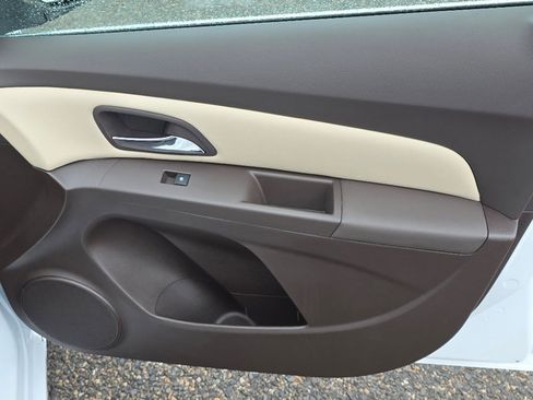 Certified 2014 Chevrolet Cruze Diesel w/ Enhanced Safety Package image 16