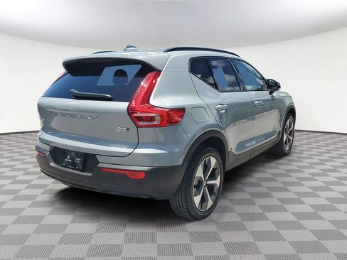 Used 2026 Volvo XC40 B5 Plus AWD/4WD image 4