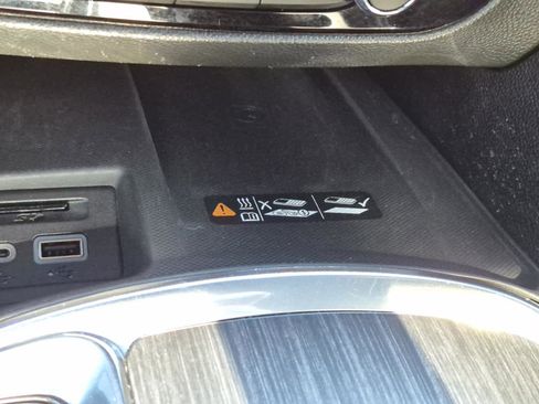 Used 2023 Buick Enclave Avenir w/ Avenir Technology Package image 34