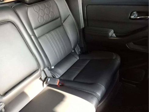 Certified 2024 Nissan Frontier SL RWD image 20