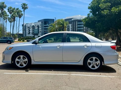 Used 2013 Toyota Corolla S image 8