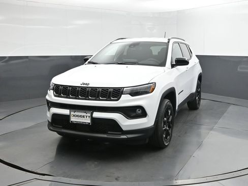 New 2026 Jeep Compass Latitude AWD/4WD image 30