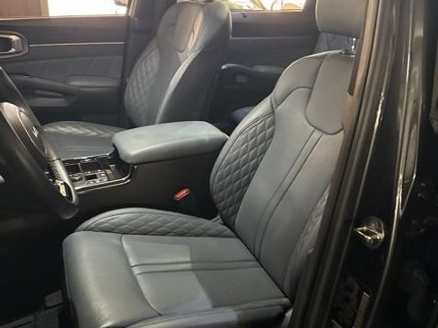 Certified 2025 Kia Sorento SX Prestige AWD/4WD image 6
