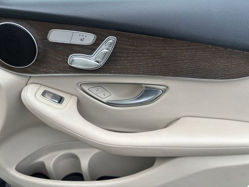 Used 2019 Mercedes-Benz GLC 300 image 25