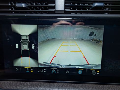 Used 2023 GMC Sierra 1500 Denali w/ Denali Reserve Package image 18