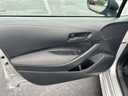 Used 2025 Toyota Corolla LE image 18