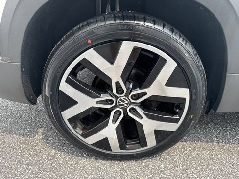 Certified 2023 Volkswagen Taos SEL AWD/4WD image 9