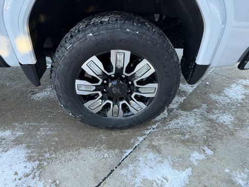 New 2026 GMC Sierra 3500 Denali w/ Denali Reserve Package image 35