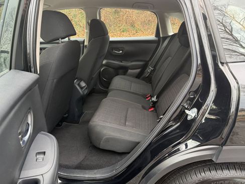 Used 2025 Honda HR-V LX image 24