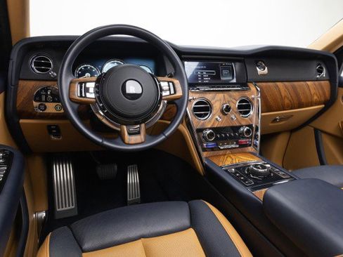 Used 2019 Rolls-Royce Cullinan image 6