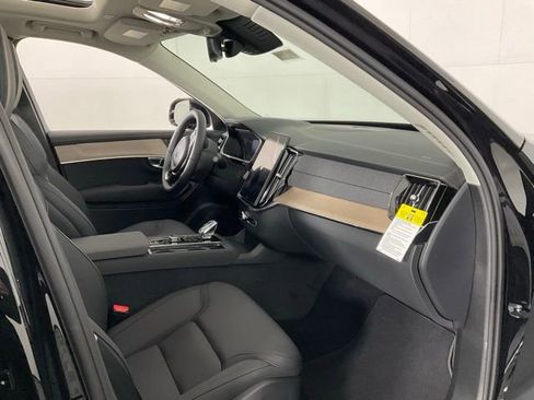 New 2026 Volvo XC90 B6 Plus w/ Protection Package Premier image 30