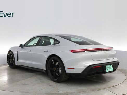 Used 2022 Porsche Taycan image 14