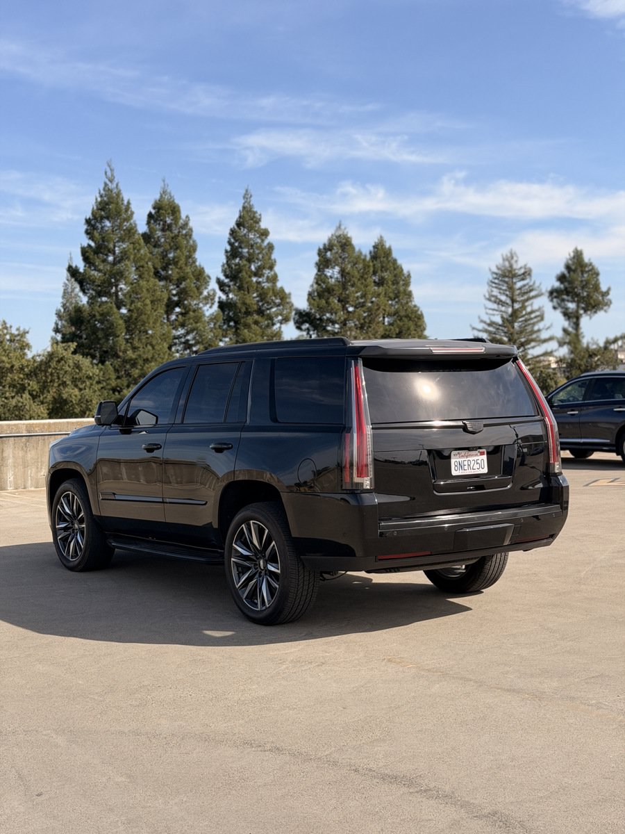 Used 2017 Cadillac Escalade Luxury AWD/4WD image 3