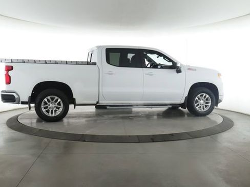 Used 2024 Chevrolet Silverado 1500 LT AWD/4WD image 6