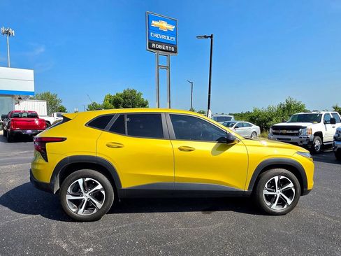Used 2024 Chevrolet Trax RS w/ Driver Confidence Package FWD image 9